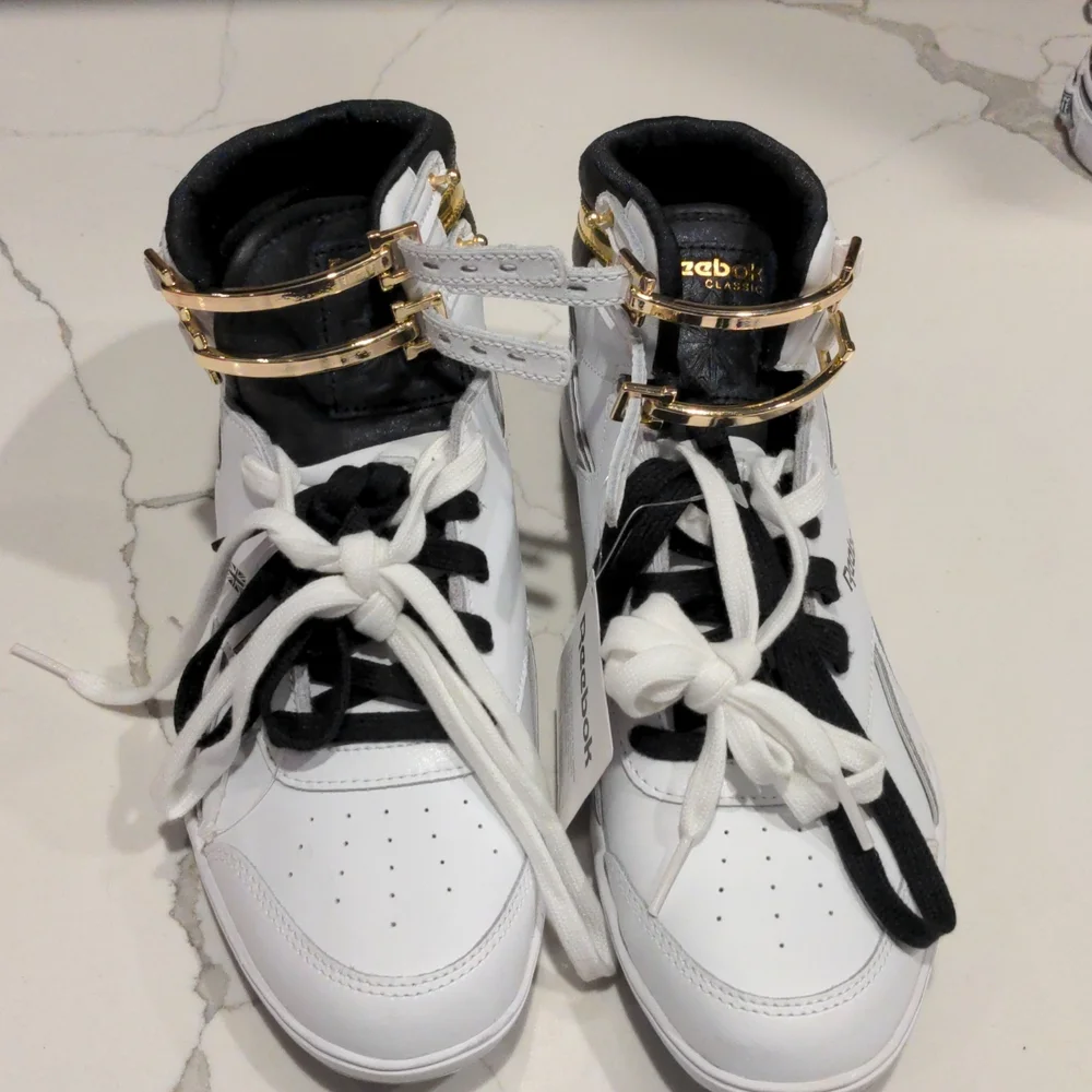 NWT Reebox Hightops - Picture 2 of 6